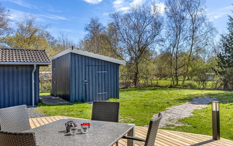 Anastaja - 550M from the Sea: Blauw, Struik, Verblijf, Groundcover, Tuin, Landgoed, Schaduw, Landscaping, Boerderij, Eco Hotel
