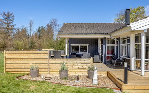 Anastaja - 550M from the Sea: Meubilair, Interieur Ontwerp, Hout, Plafond, Flooring, Verdieping, Houten Vloer, Keuken En Eettafel, Tafel, Lichte Inrichting