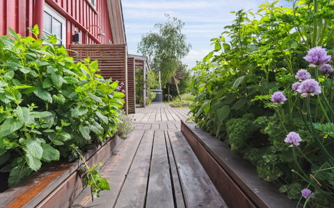 Ieva - 3.9Km from the Sea: Huis, Woongebied, Huis, Verblijf, Dak, Land Lot, Siding, Tuin, Landgoed, Gazon