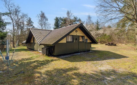 Ajla - 500M from the Sea: Meubilair, Interieur Ontwerp, Flooring, Verdieping, Plafond, Kamer, Stoel, Tafel, Appartement, Keuken En Eettafel