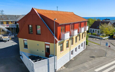 Eicke - 400M from the Sea: Hout, Dak, Architectuur, Huis, Huis, Verblijf, Siding, Hardwood, Helling, Landgoed