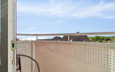 Eicke - 400M from the Sea: Hout, Dak, Architectuur, Huis, Huis, Verblijf, Siding, Hardwood, Helling, Landgoed