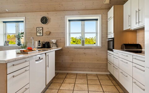 Hjalmar - 400M from the Sea