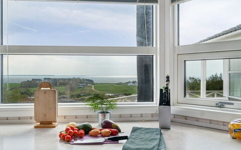 Gjuro - 800M from the Sea: Hout, Dak, Architectuur, Huis, Huis, Verblijf, Siding, Hardwood, Helling, Landgoed