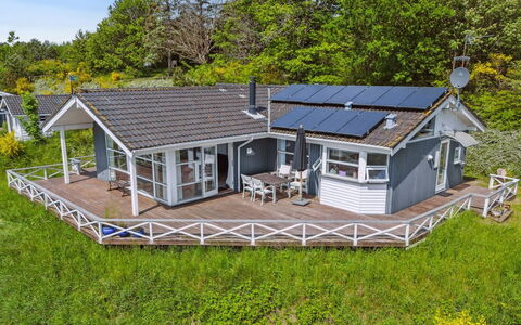 Gjuro - 800M from the Sea: Hout, Dak, Architectuur, Huis, Huis, Verblijf, Siding, Hardwood, Helling, Landgoed
