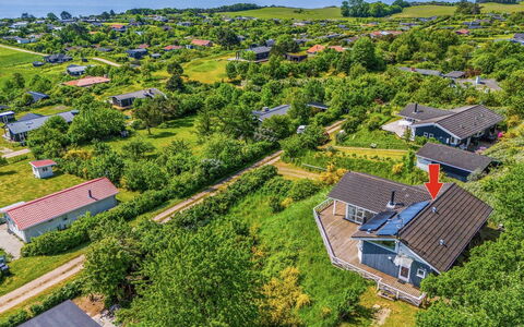 Gjuro - 800M from the Sea: Hout, Dak, Architectuur, Huis, Huis, Verblijf, Siding, Hardwood, Helling, Landgoed