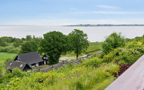 Isbiorn - 300M from the Sea: Gras, Grasland, Landschap, Ecoregio, Plain, Plantengemeenschap, Land Lot, Buitenmeubels, Prairie, Shrubland