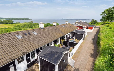Isbiorn - 300M from the Sea: Gras, Grasland, Landschap, Ecoregio, Plain, Plantengemeenschap, Land Lot, Buitenmeubels, Prairie, Shrubland