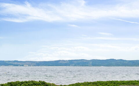 Straale - 50M from the Sea: Dak, Huis, Huis, Verblijf, Deur, Siding, Dek, Veranda, Plank, Hardwood
