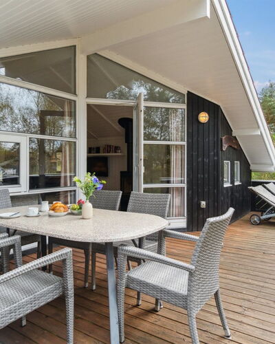 Gertruda - 220M from the Sea