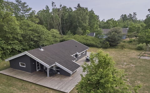 Rudolf - 400M from the Sea: Hout, Dak, Architectuur, Huis, Huis, Verblijf, Siding, Hardwood, Helling, Landgoed