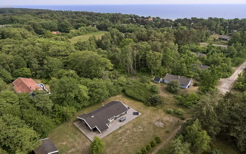 Rudolf - 400M from the Sea: Hout, Dak, Architectuur, Huis, Huis, Verblijf, Siding, Hardwood, Helling, Landgoed