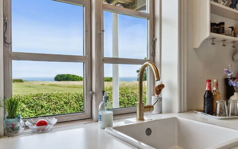 Hildulf - 1Km from the Sea: Hout, Dak, Architectuur, Huis, Huis, Verblijf, Siding, Hardwood, Helling, Landgoed
