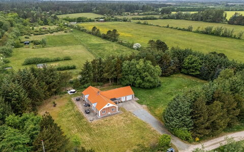 Marlise - 2.5Km from the Sea: Huis, Huis, Dak, Woongebied, Verblijf, Landgoed, Boerderij, Gazon, Landscaping, Siding