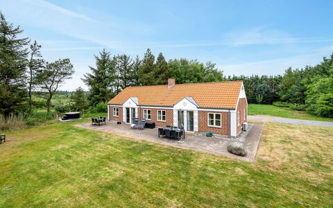 Marlise - 2.5Km from the Sea: Huis, Huis, Dak, Woongebied, Verblijf, Landgoed, Boerderij, Gazon, Landscaping, Siding