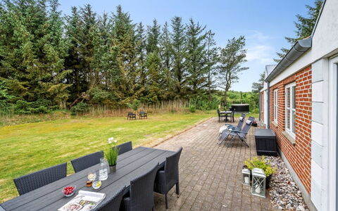 Marlise - 2.5Km from the Sea: Huis, Huis, Dak, Woongebied, Verblijf, Landgoed, Boerderij, Gazon, Landscaping, Siding