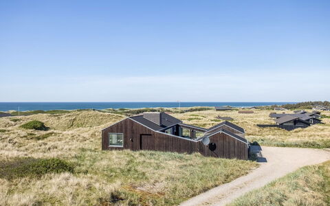 Carit - 450M from the Sea: Hout, Huis, Veranda, Dek, Hardwood, Dak, Beits, Houten Vloer, Eco Hotel