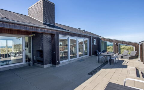 Carit - 450M from the Sea: Hout, Huis, Veranda, Dek, Hardwood, Dak, Beits, Houten Vloer, Eco Hotel