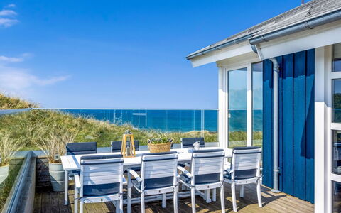 Aster - 150M from the Sea: Blauw, Stoel, Schaduw, Buitenmeubels, Eco Hotel, Toevlucht, Veranda, Keuken En Eettafel, Villa, Hotel