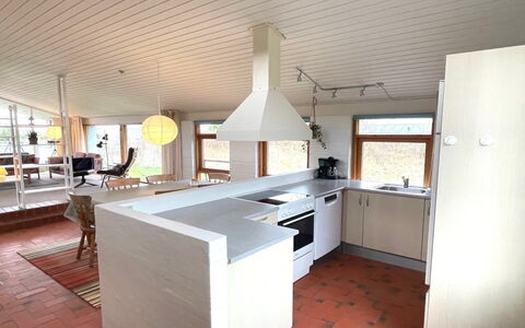 Hansen - 600M from the Sea: Interieur Ontwerp, Flooring, Countertop, Verdieping, Meubilair, Keuken, Hout, Plafond, Cabinetry, Lichte Inrichting