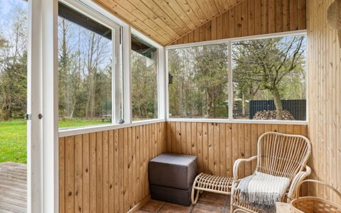Karl - 4Km from the Sea: Meubilair, Interieur Ontwerp, Flooring, Verdieping, Plafond, Kamer, Stoel, Tafel, Appartement, Keuken En Eettafel