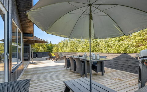Ema - 1.9Km from the Sea: Hout, Dak, Architectuur, Huis, Huis, Verblijf, Siding, Hardwood, Helling, Landgoed