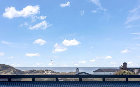 Lilie - 350M from the Sea: Meubilair, Interieur Ontwerp, Flooring, Verdieping, Plafond, Kamer, Stoel, Tafel, Appartement, Keuken En Eettafel