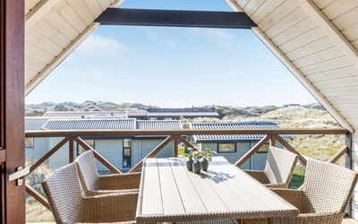 Lilie - 350M from the Sea