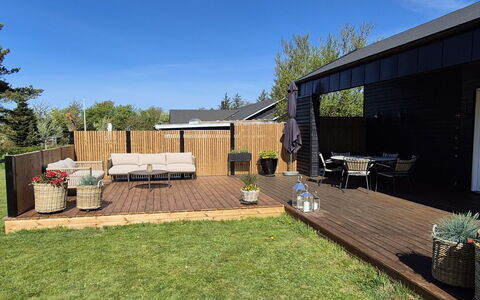 Melina - 900M to the Fjord: Hout, Tuin, Backyard, Land Lot, Huis, Dak, Schaduw, Dek, Hardwood, Werf