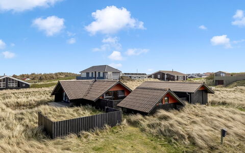 Thorfin - 100M from the Sea: Dak, Huis, Huis, Verblijf, Deur, Siding, Dek, Veranda, Plank, Hardwood