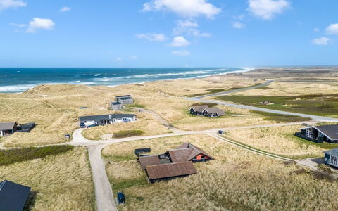 Thorfin - 100M from the Sea: Dak, Huis, Huis, Verblijf, Deur, Siding, Dek, Veranda, Plank, Hardwood