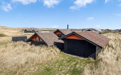 Thorfin - 100M from the Sea: Dak, Huis, Huis, Verblijf, Deur, Siding, Dek, Veranda, Plank, Hardwood