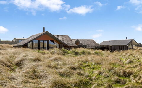 Thorfin - 100M from the Sea: Dak, Huis, Huis, Verblijf, Deur, Siding, Dek, Veranda, Plank, Hardwood