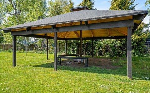 Selve - 600M from the Sea: Hout, Huis, Veranda, Dek, Hardwood, Dak, Beits, Houten Vloer, Eco Hotel