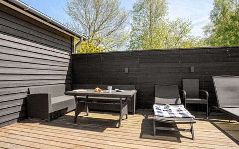 Selve - 600M from the Sea: Hout, Huis, Veranda, Dek, Hardwood, Dak, Beits, Houten Vloer, Eco Hotel