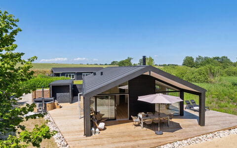 Lonneke - 450M from the Sea: Dak, Huis, Huis, Verblijf, Deur, Siding, Dek, Veranda, Plank, Hardwood