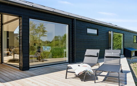 Lonneke - 450M from the Sea: Dak, Huis, Huis, Verblijf, Deur, Siding, Dek, Veranda, Plank, Hardwood