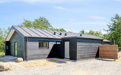 Lonneke - 450M from the Sea