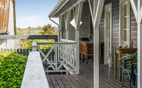 Ejnarine - 600M to the Fjord: Hout, Veranda, Huis, Dek, Siding, Samengesteld Materiaal, Verblijf, Plank, Hardwood, Schaduw