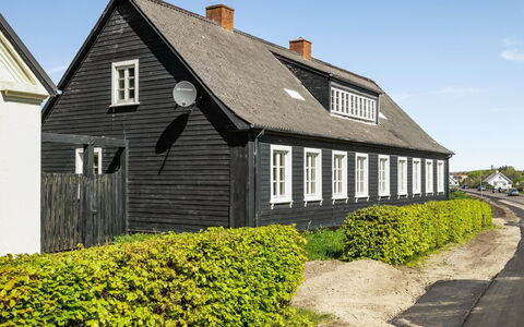 Ejnarine - 600M to the Fjord: Gebouw, Venster, Huis, Dak, Verblijf, Facade, Architectuur, Huis, Siding, Deur