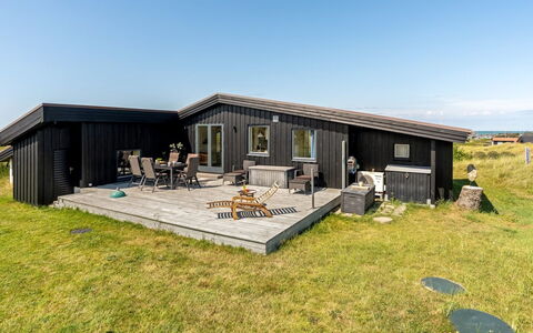 Senija - 334M from the Sea: Hout, Huis, Veranda, Dek, Hardwood, Dak, Beits, Houten Vloer, Eco Hotel
