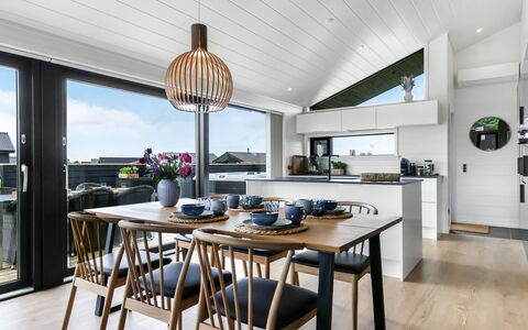 Ata - 400M from the Sea: Meubilair, Interieur Ontwerp, Flooring, Verdieping, Plafond, Kamer, Stoel, Tafel, Appartement, Keuken En Eettafel