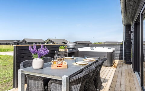 Ata - 400M from the Sea: Meubilair, Interieur Ontwerp, Flooring, Verdieping, Plafond, Kamer, Stoel, Tafel, Appartement, Keuken En Eettafel