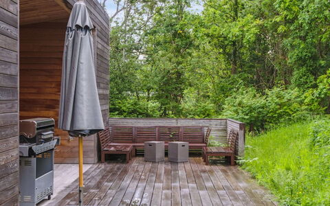 Zezilie - 500M from the Sea: Dak, Huis, Huis, Verblijf, Deur, Siding, Dek, Veranda, Plank, Hardwood