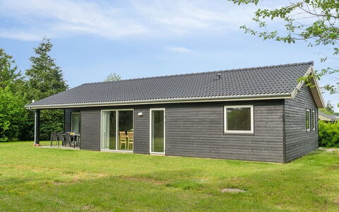 Dorreth - 3.2Km from the Sea: Blauw, Struik, Verblijf, Groundcover, Tuin, Landgoed, Schaduw, Landscaping, Boerderij, Eco Hotel