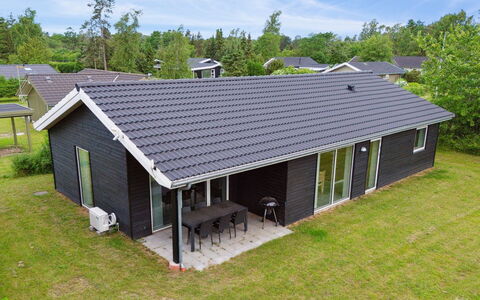 Dorreth - 3.2Km from the Sea: Blauw, Struik, Verblijf, Groundcover, Tuin, Landgoed, Schaduw, Landscaping, Boerderij, Eco Hotel