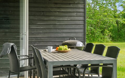 Dorreth - 3.2Km from the Sea: Blauw, Struik, Verblijf, Groundcover, Tuin, Landgoed, Schaduw, Landscaping, Boerderij, Eco Hotel