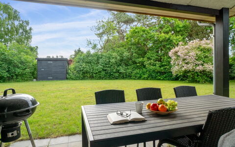 Dorreth - 3.2Km from the Sea: Blauw, Struik, Verblijf, Groundcover, Tuin, Landgoed, Schaduw, Landscaping, Boerderij, Eco Hotel