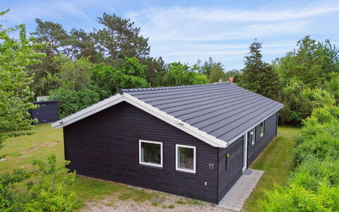 Dorreth - 3.2Km from the Sea: Blauw, Struik, Verblijf, Groundcover, Tuin, Landgoed, Schaduw, Landscaping, Boerderij, Eco Hotel