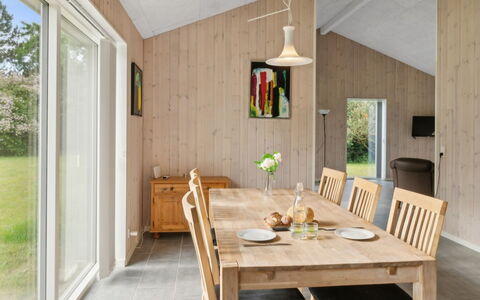 Dorreth - 3.2Km from the Sea: Blauw, Struik, Verblijf, Groundcover, Tuin, Landgoed, Schaduw, Landscaping, Boerderij, Eco Hotel
